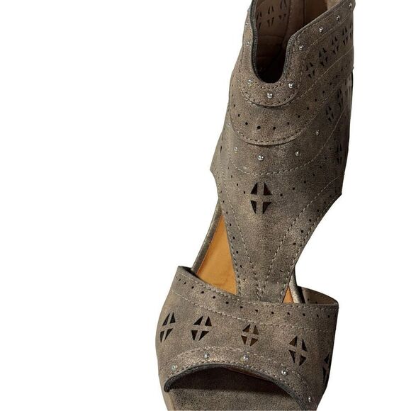 Sugar Viveca Laser Cut Metallic Booties - Picture 4 of 6